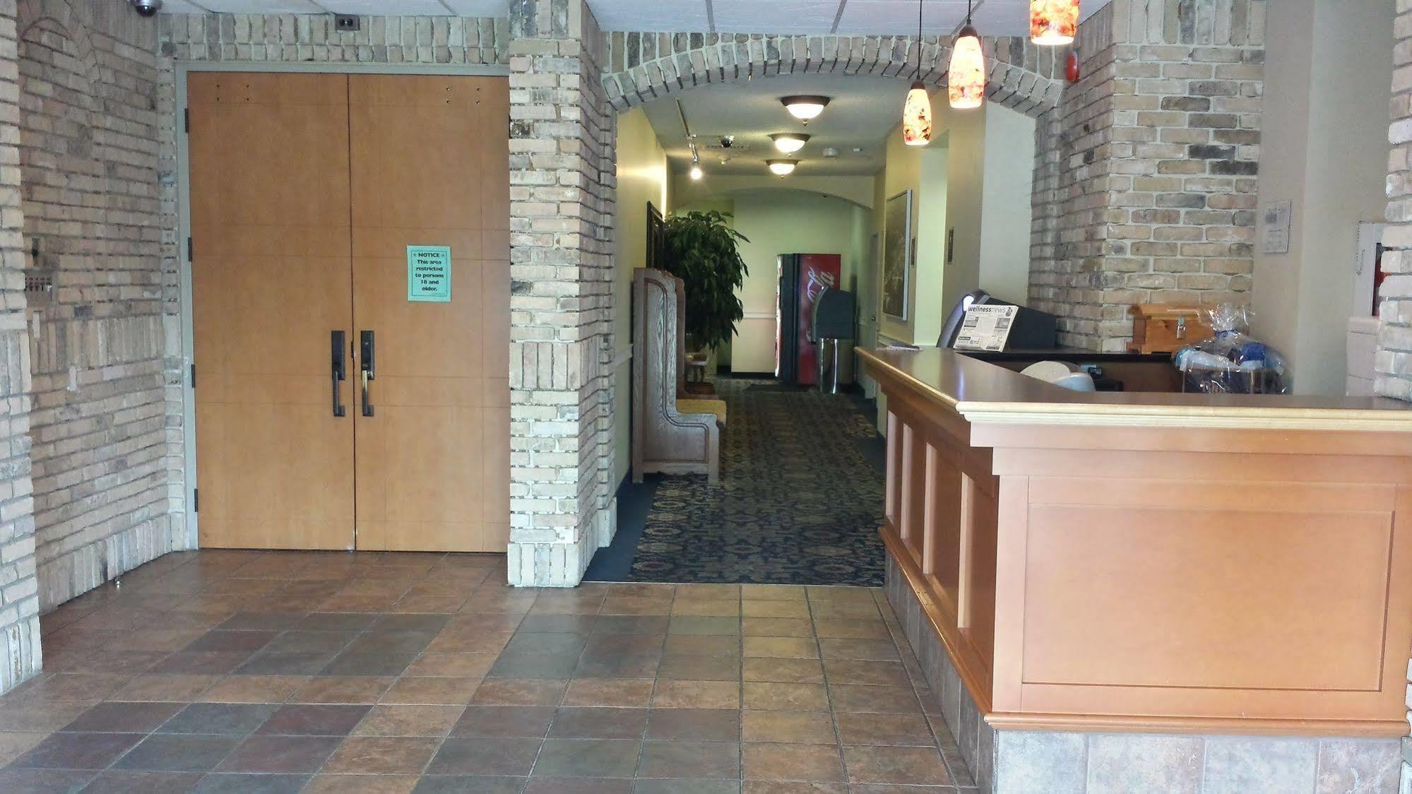 Park West Inn Winnipeg Exterior photo